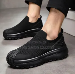 Men's Thick-Sole Breathable Black Slip-on Sneakers