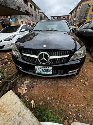 Mercedes-Benz C300 2010 Black