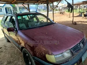 Volkswagen Passat 1.8 1996 Red