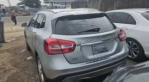 Mercedes-Benz GLA-Class GLA250 4dr SUV (2.0L 4cyl Turbo 7AM) 2015