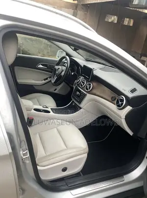 Mercedes-Benz GLA-Class GLA250 4dr SUV (2.0L 4cyl Turbo 7AM) 2015