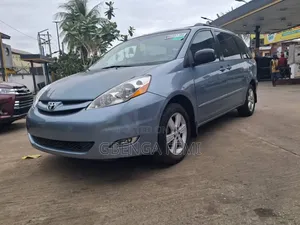 Toyota Sienna 2006 Blue