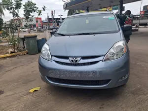 Toyota Sienna 2006 Blue