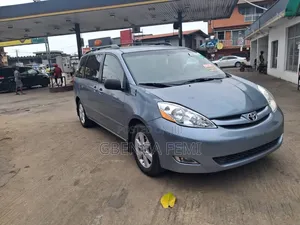 Toyota Sienna 2006 Blue
