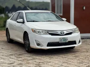 Toyota Camry LE 4dr Sedan (2.5L 4cyl 6A) 2013 White