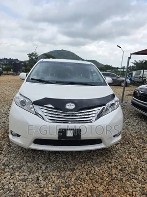 Toyota Sienna Limited 7-Passenger 4dr Minivan AWD (3.5L 6cyl 6A) 2014
