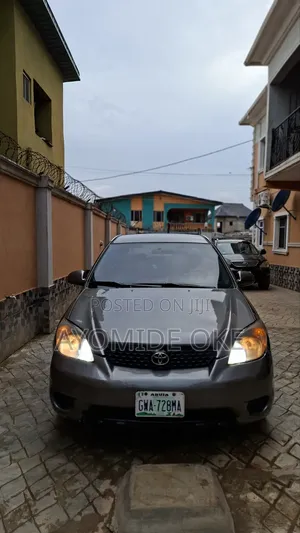 Toyota Matrix XR Hatchback AWD (1.8L 4cyl 4A) 2006 Gray