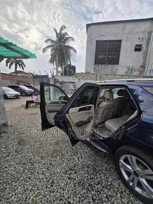 Mercedes-Benz M Class 2012 Blue