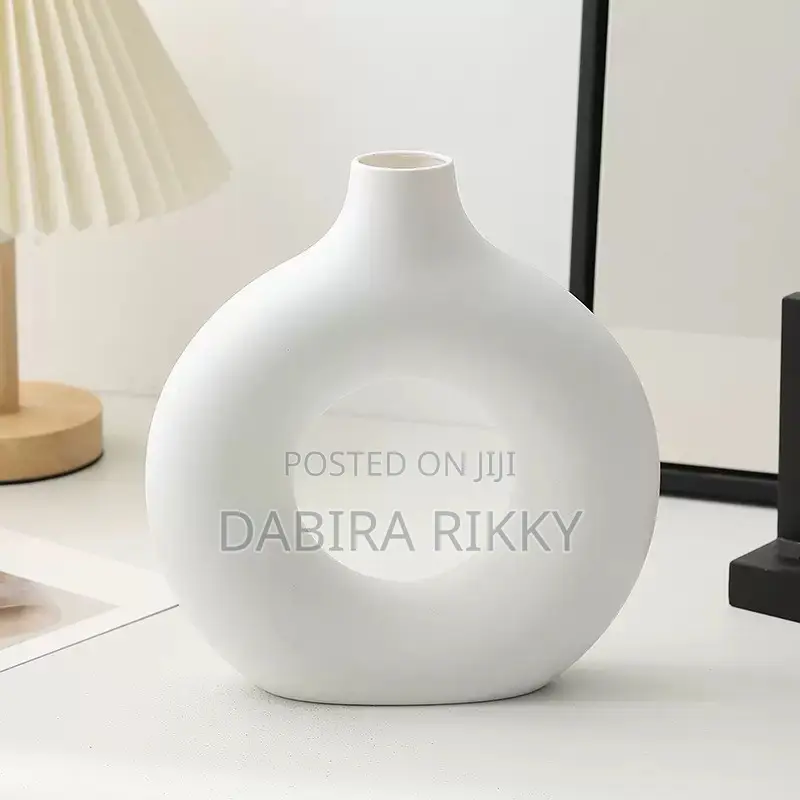 Donut Vase and Pampas
