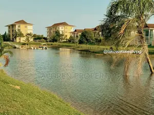Lakeside 3 Bedroom Apartment With Nature View