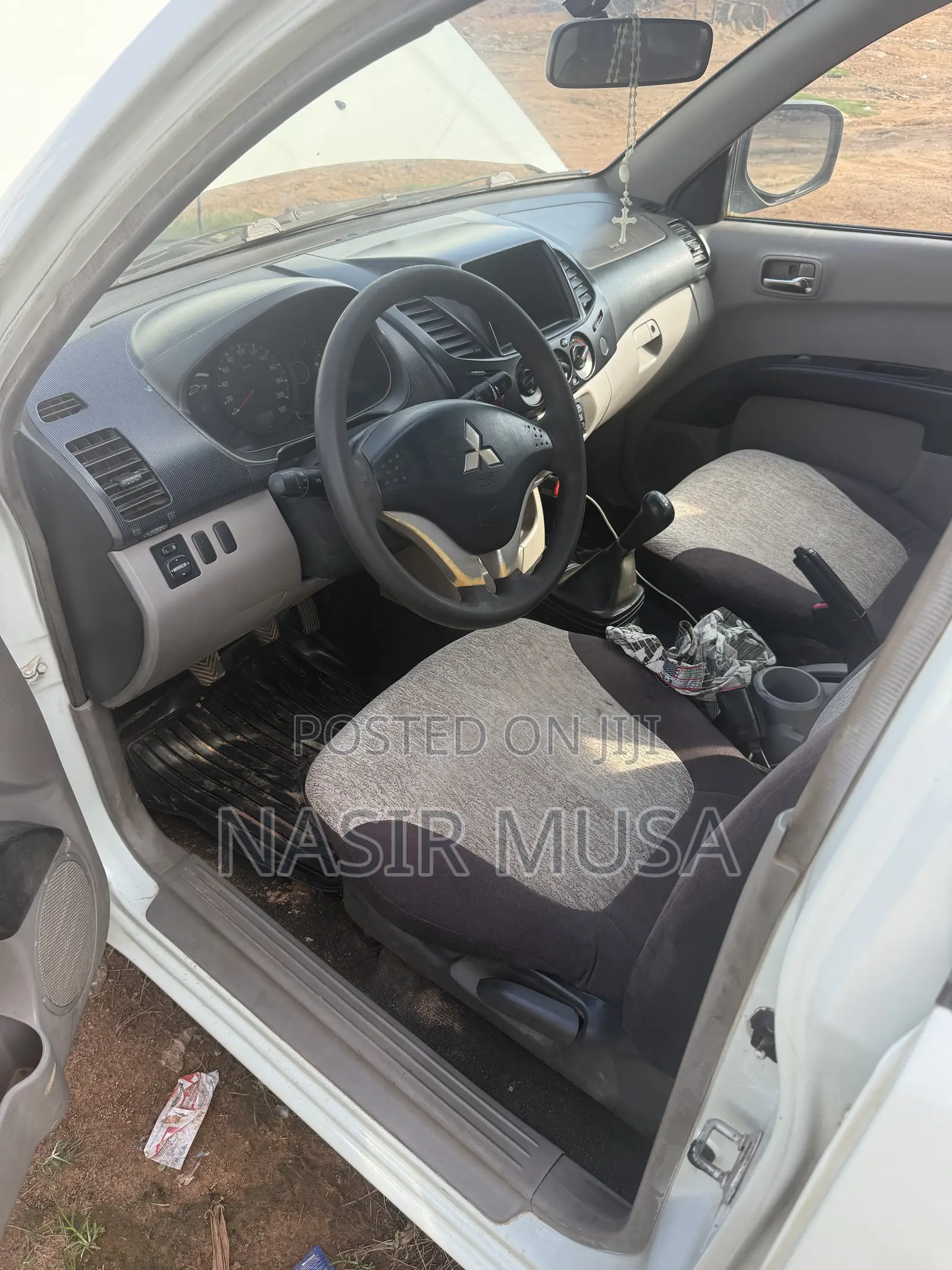 Mitsubishi L200 2012 White