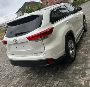Toyota Highlander Limited Platinum 4dr SUV AWD (3.5L 6cyl 6A) 2015