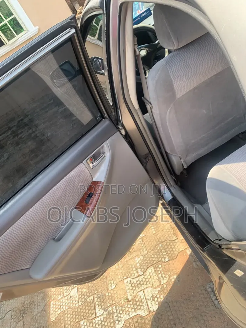 Toyota Corolla 2006 Gray