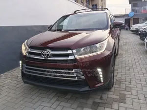 Toyota Highlander 2015 Red
