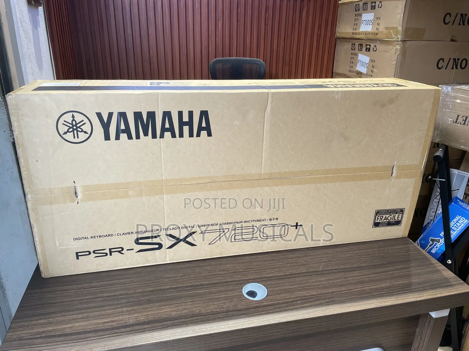 Yamaha PSR-SX720+ Professional Keyboard
