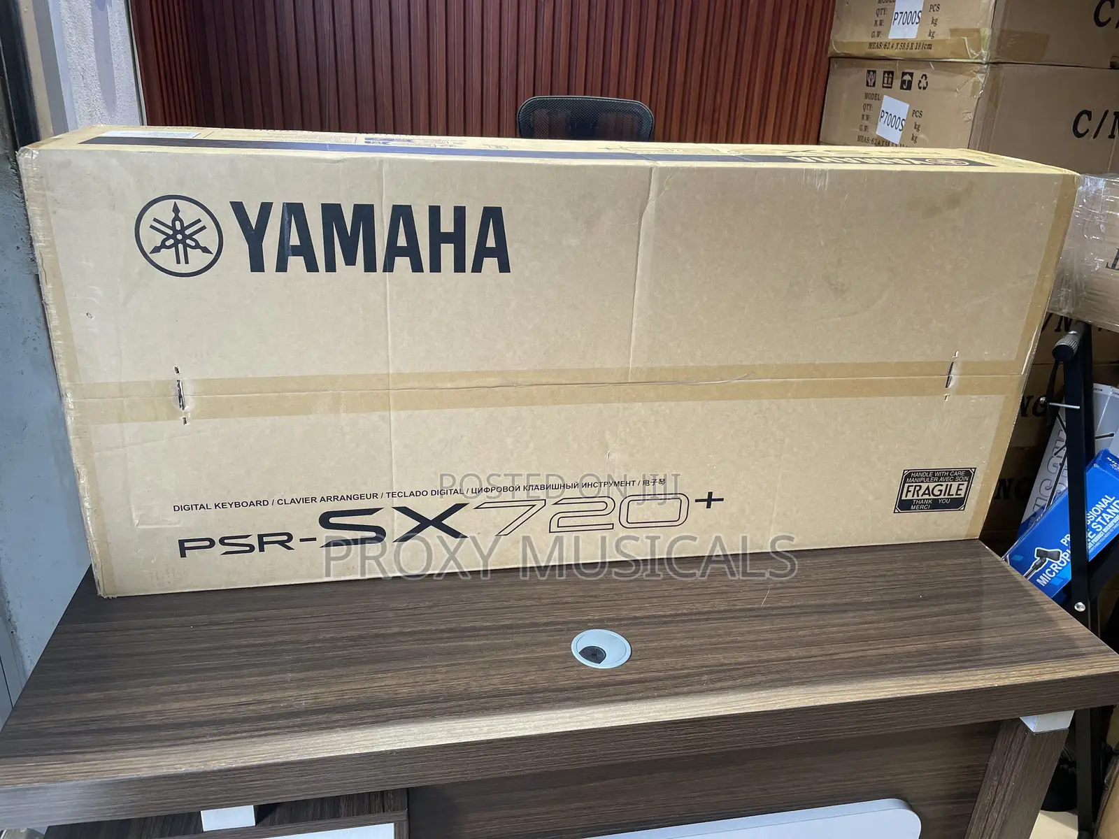 Yamaha PSR-SX720+ Professional Keyboard