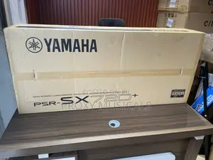 Yamaha PSR-SX720+ Professional Keyboard