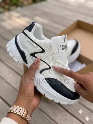 High Quality Unisex Sneakers Shoe for Sale at Cool Rates.