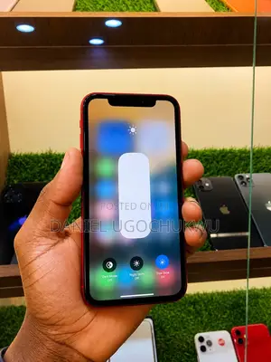 Apple iPhone XR 64 GB Red