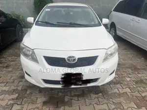 Toyota Corolla LE 4dr Sedan (1.8L 4 cyl 4A) 2009 White