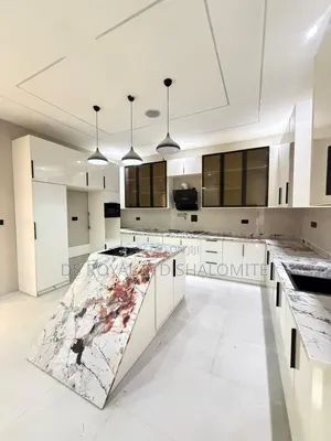 5bdrm Duplex in Ikota for sale