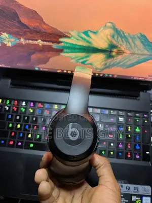 Apple Beats Solo 4