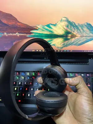 Apple Beats Solo 4