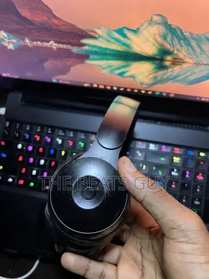 Apple Beats Solo Pro