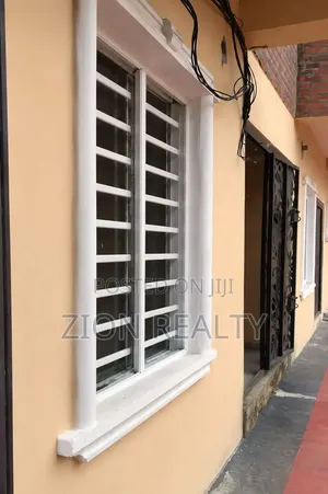 Mini Flat in Jehovah'S Witness, Bogije for rent