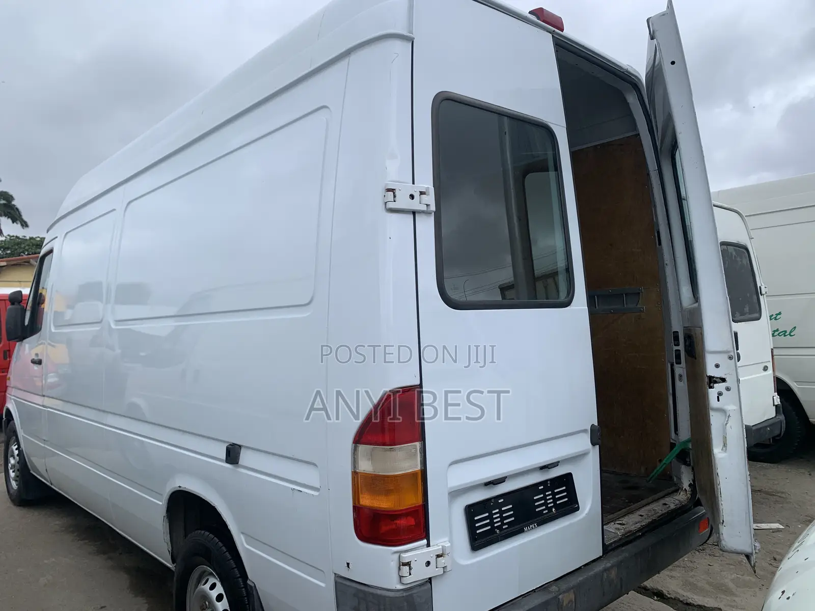 Mercedes-Benz Sprinter 2005 White