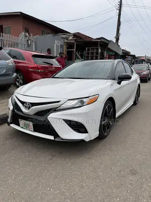 Toyota Camry XSE FWD 2020 White