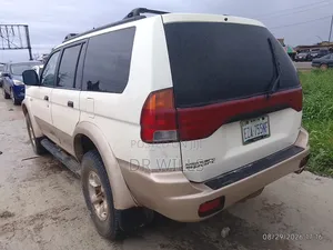 Mitsubishi Montero 2002 Gold