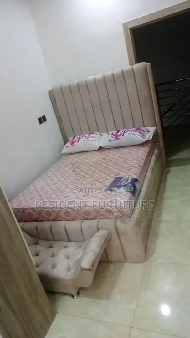 4 1⁄2 Padded Bed Frame