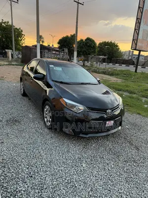 Toyota Corolla LE 4dr Sedan (1.8L 4cyl CVT) 2015 Black