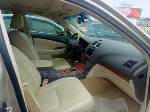 Lexus ES 350 2012 Gold