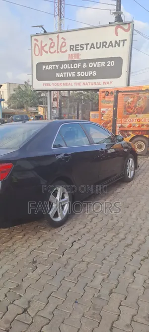 Toyota Camry SE 4dr Sedan (2.5L 4cyl 6A) 2013 Black