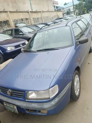Volkswagen Passat 2000 Blue