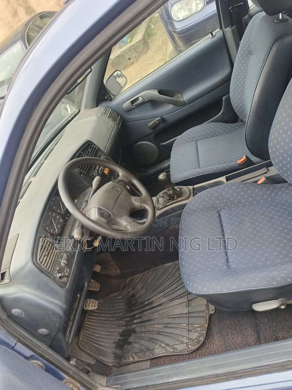 Volkswagen Passat 2000 Blue
