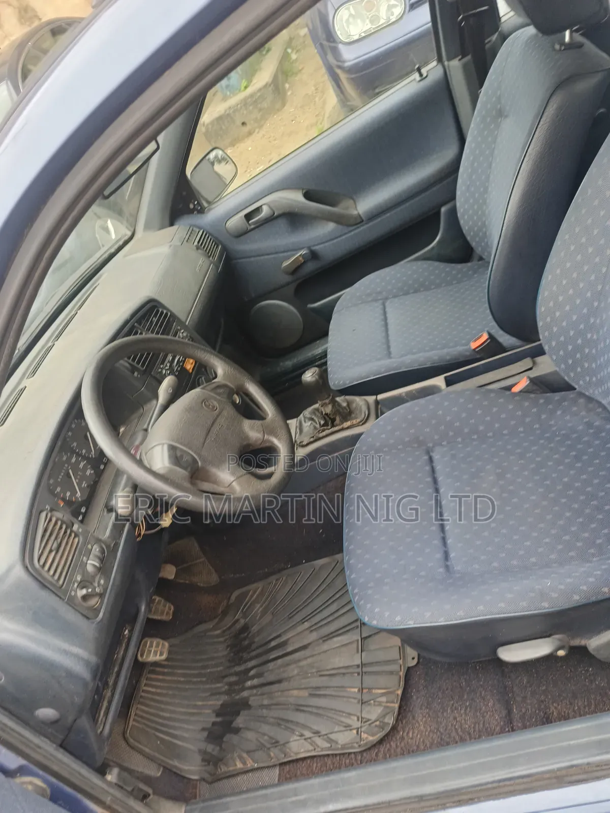 Volkswagen Passat 2000 Blue
