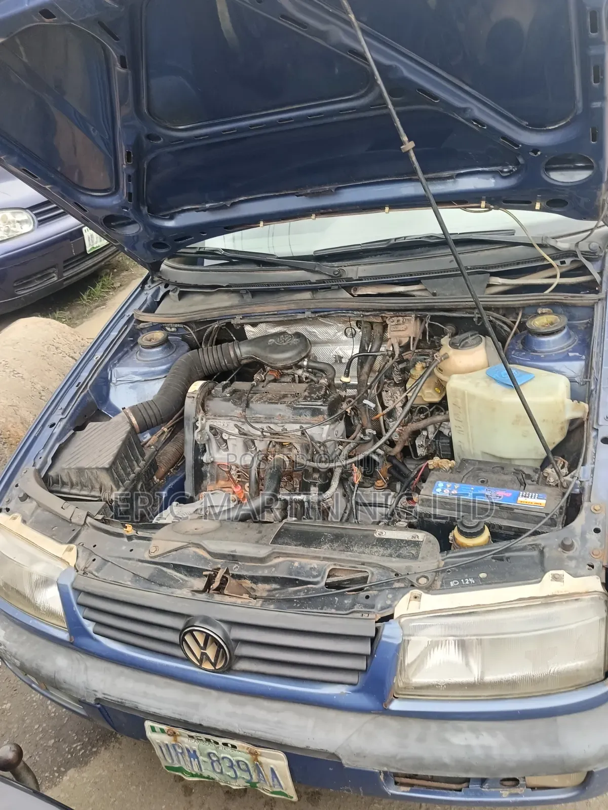 Volkswagen Passat 2000 Blue