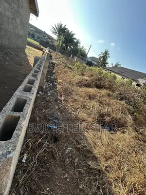 Half Plot Od Land