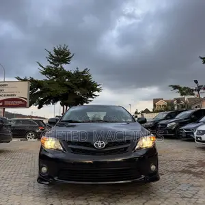 Toyota Corolla 2013 Black