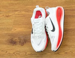 Premium Quality Nike Vomero Plus – White/Black/Red