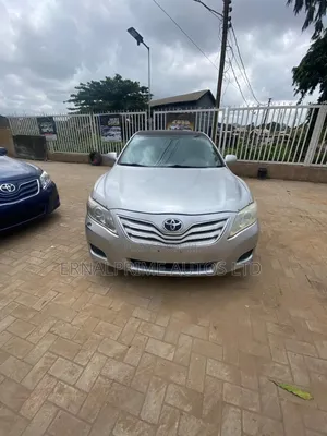 Toyota Camry LE 4dr Sedan (2.5L 4cyl 6AM) 2010 Silver