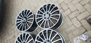 Multiple Spoke Designs Alloy Wheel  18 Inch