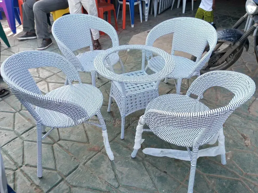 Patio Set-4 Chairs and Table