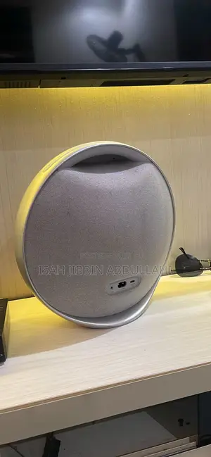 Used Herman Kardon. Onyx Studio 9.