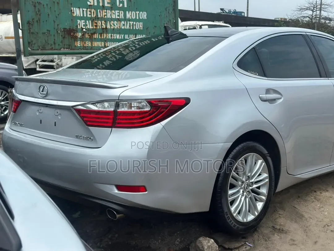 Lexus ES 2016 Silver