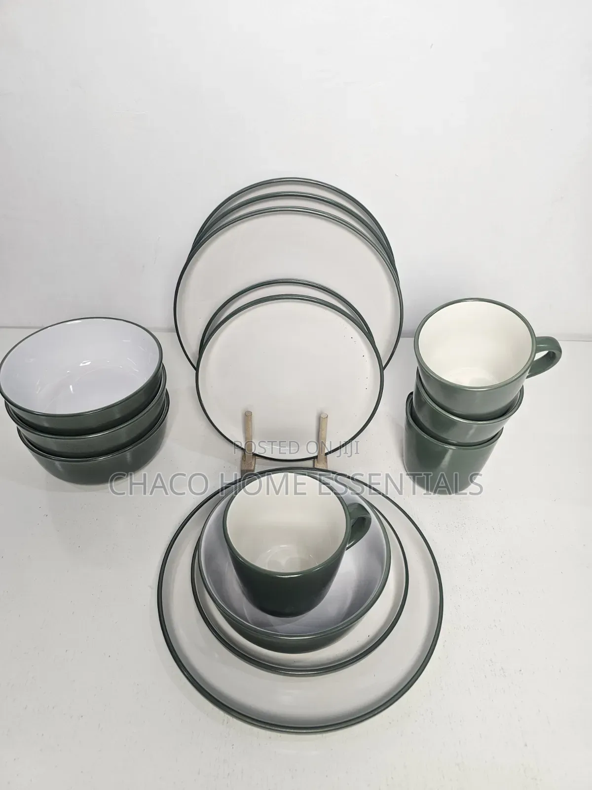 16-Piece Sage Green (White Interior)Dinnerware Set