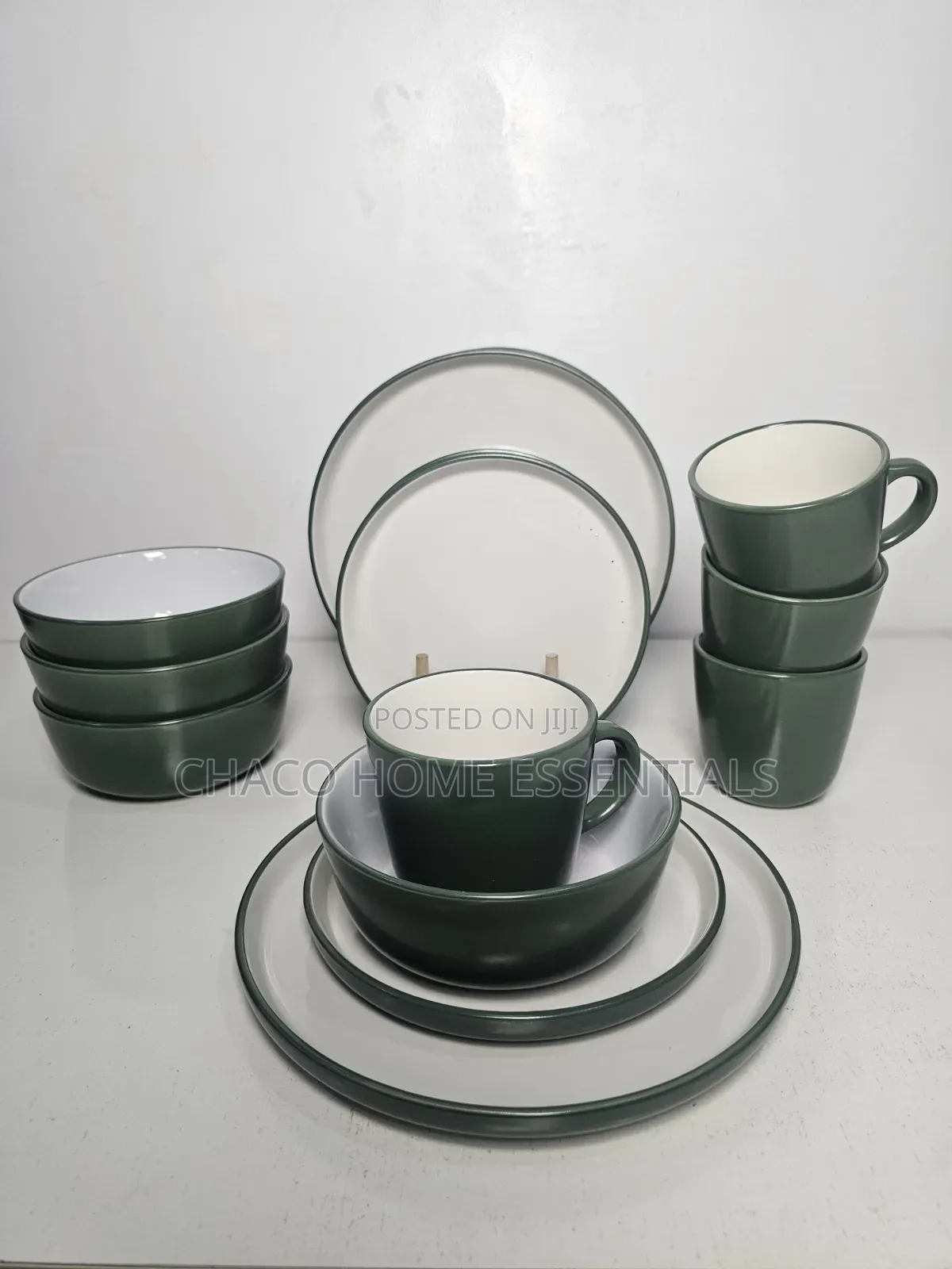 16-Piece Sage Green (White Interior)Dinnerware Set